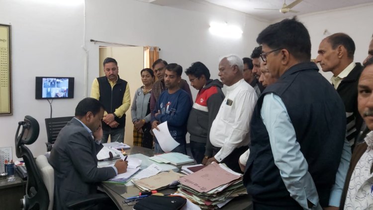 फिल्टर प्लांट मे रिसाव कोलोनीवासीयो के लिए बना मुसीबत।