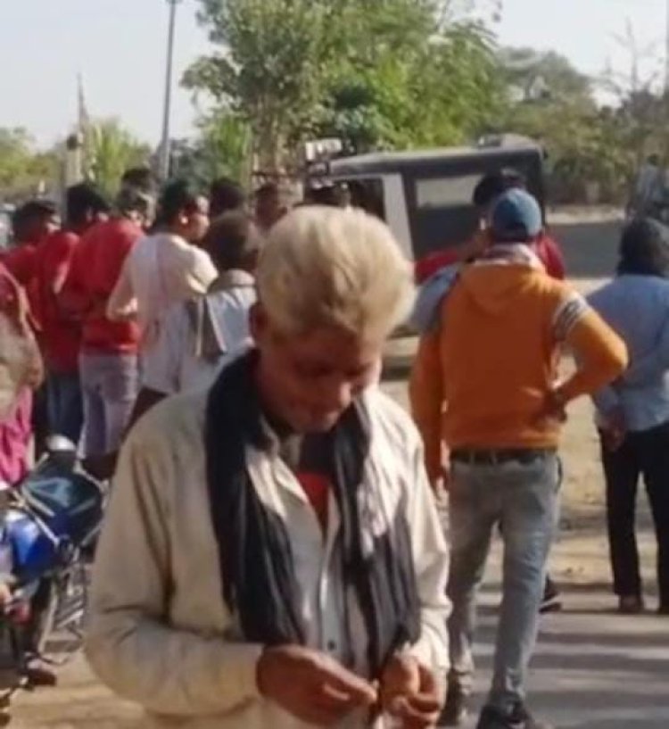 प्रशासन एवं ग्रामीणो की मौजूदगी में हटाया अतिक्रमण नरेगा कार्य को फिर से करवाया शुरू
