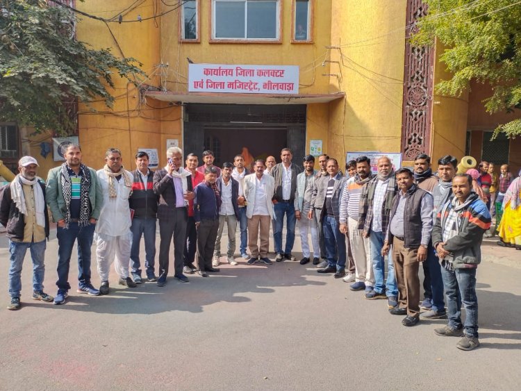डिस्टिक मिनरल फंड को लेकर पंचायत समिति हुरडा के जनप्रतिनिधि हुए लामबंद, कलेक्टर को ज्ञापन सौंपा!