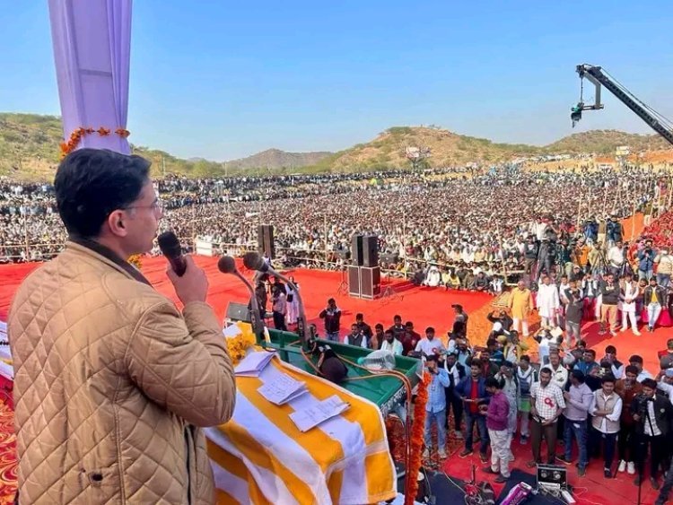 तिजोरी में बंद पेपर बाहर आना जादूगरी है : पायलट