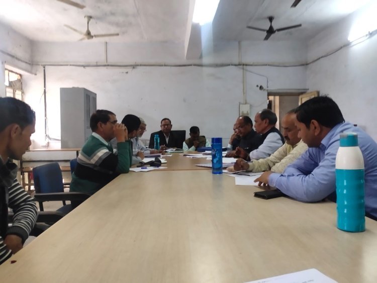 जिला स्तरीय एवं ब्लॉक स्तरीय शिक्षा अधिकारियों की समीक्षा बैठक आयोजित