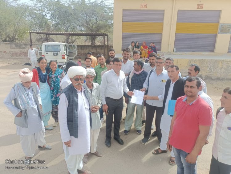 Demand for removal of illegal liquor branch, protest in subdivision office, memorandum submitted to SDM in the name of Excise Commissioner and District Collector