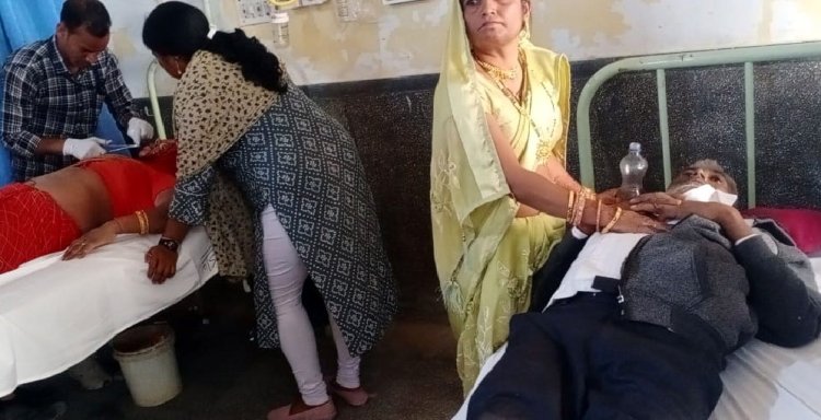 कारों की भीड़ंत, तीन घायल