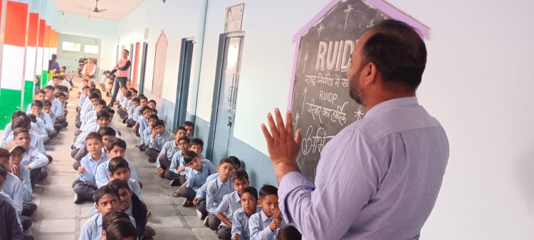 विद्यार्थियों ने जाना जल का मूल्य, जल है तो कल है का बताया महत्व