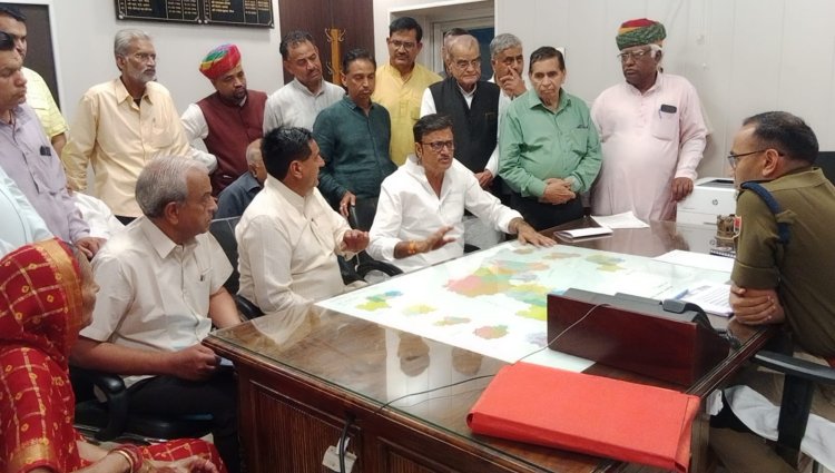 भूमाफिया के खिलाफ कार्यवाही करने की मांग