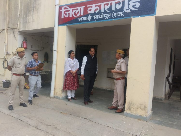 जिला विधिक सेवा प्राधिकरण के अध्यक्ष अतुल कुमार सक्सैना ने