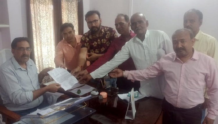 सड़क निर्माण की मांग