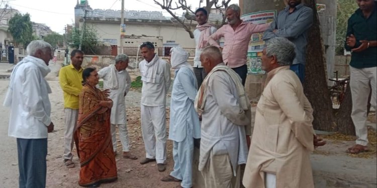 हाथ से हाथ जोड़ो अभियान के तहत किया जनसंपर्क सुनी लोगों की समस्याएं