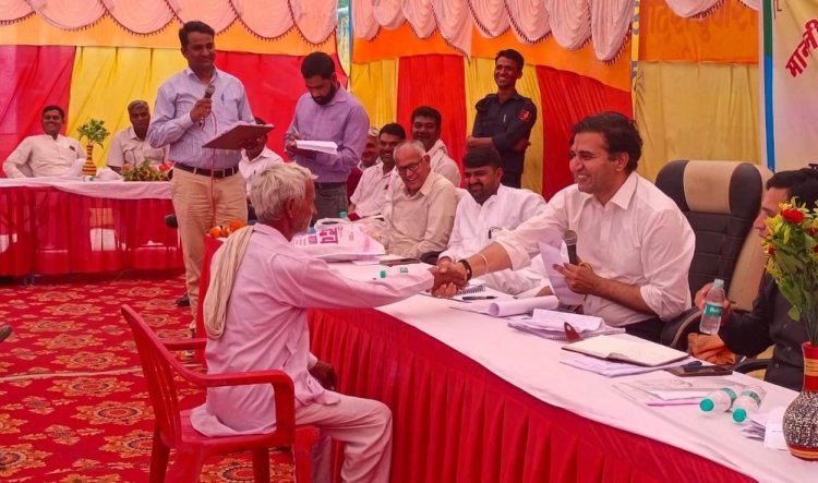जिला कलक्टर ने ग्राम पंचायत घीकाका व पुर का दौरा कर आमजन से किया जनसंवाद