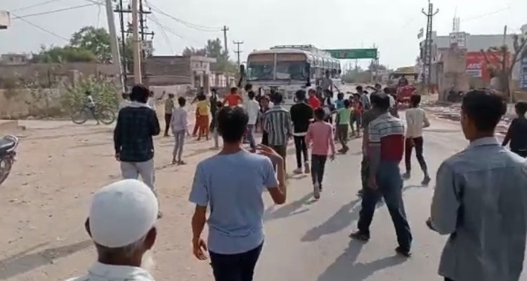जिला बनाने की मुहीम में घर से बाहर निकल रहे आम लोग, सुजानगढ़ के चारों तरफ की सड़कें होने लगी जाम... मुख्यमंत्री ने दिया सकारात्मक कार्यवाही का आश्वासन