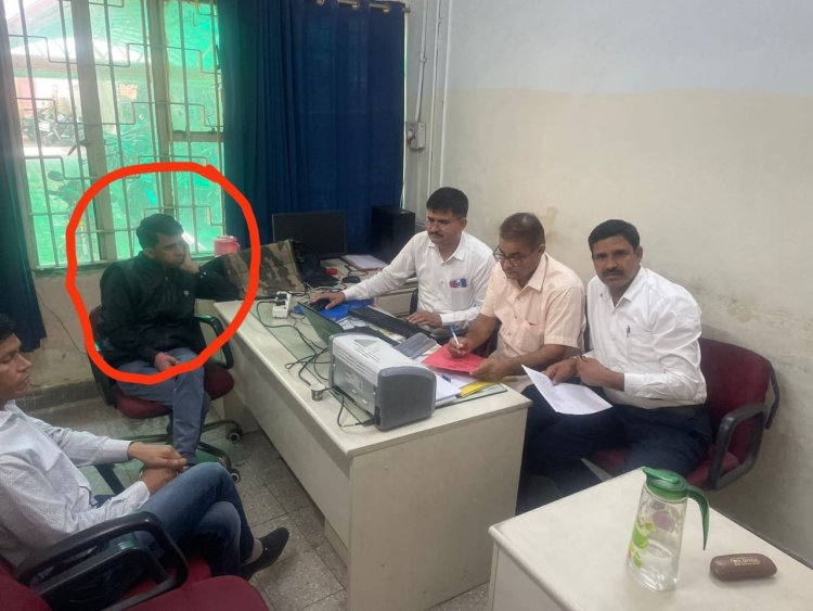 जयपुर में केन्द्र सरकार के कार्यालय क्षेत्रीय भविष्य निधि आयुक्त के सामाजिक सुरक्षा सहायक 6 हजार रुपये रिश्वत लेते रंगे हाथों गिरफ्तार