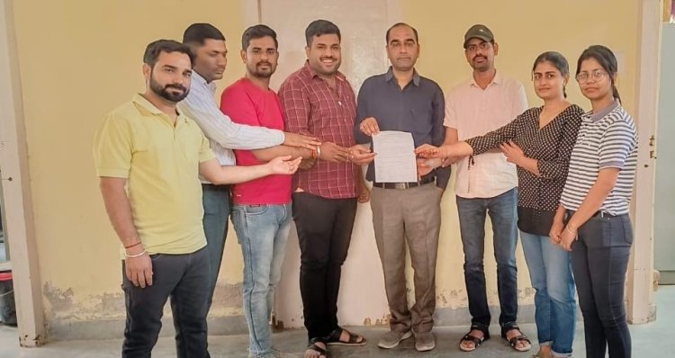 मुख्यमंत्री निशुल्क दवा योजना यूनियन ने तीन सूत्रीय मांगों का खंड मुख्य चिकित्सा अधिकारी को मुख्यमंत्री के नाम दिया ज्ञापन