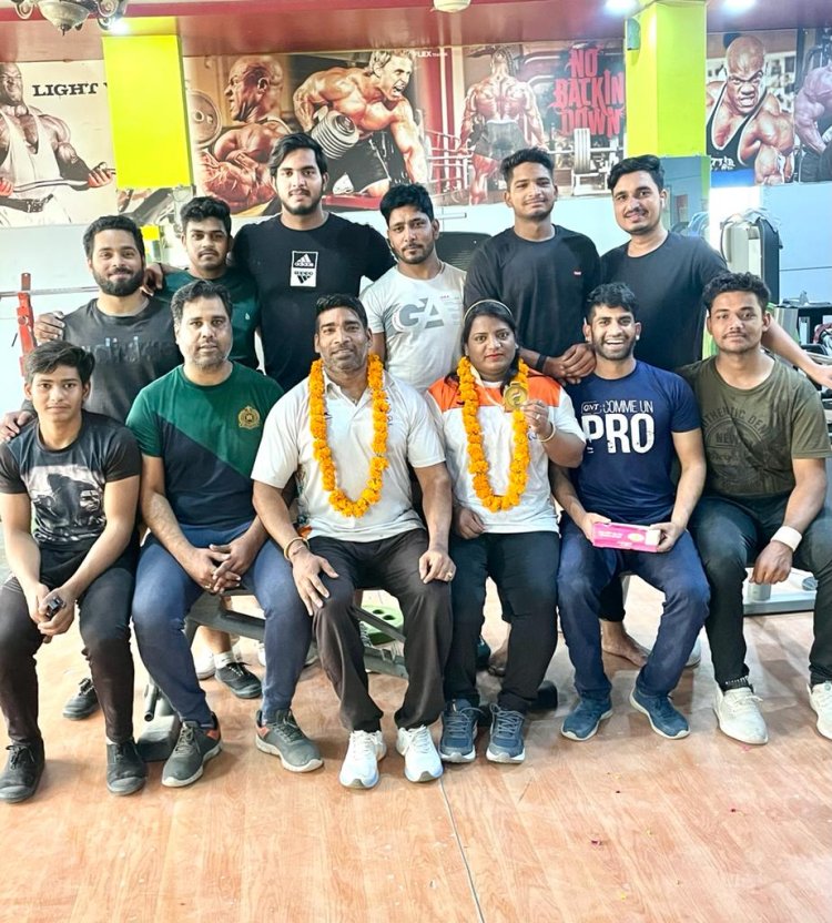 पावर लिफ्टिंग चैंपियनशिप प्रतियोगिता में सुनीता धोबी ने जीता गोल्ड मेडल 