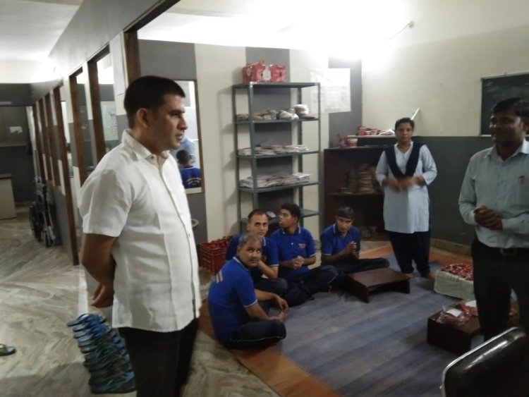 सरस डेयरी के दुग्ध संयंत्र , कन्या छात्रावास, मेंटल रिटारडेड आवासीय ग्रह का जिला कलेक्टर ने किया औचक निरीक्षण