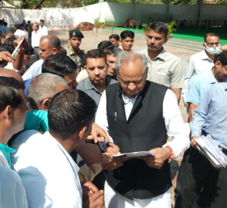 मुख्यमंत्री से मिला विराटनगर क्षेत्र का प्रतिनिधि मंडल