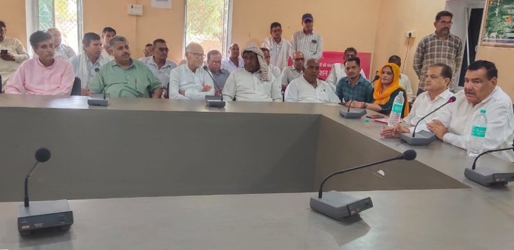 मुख्यमंत्री दौरे को लेकर विधायक बुड़ानिया ने कार्यक्रताओं की बैठक ली 
