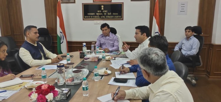 चूरू संसदीय क्षेत्र में बीमा क्लेम को लेकर हुई केन्द्र व राज्य की ज्वाइंट मिटिंग, केन्द्रीय कृषि राज्य मंत्री कैलाश चौधरी की अध्यक्षता में हुई मिटिंग