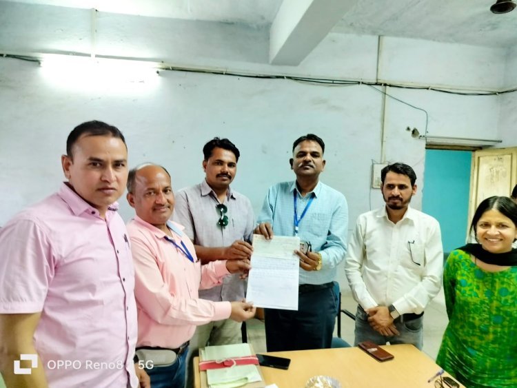 जयपुर टाइम्स के साथ देखिए देश-विदेश व राजस्थान की महत्त्वपूर्ण और बड़ी ख़बरें | Watch the latest Hindi news Live on the Jaipur Times YouTube News Channel. #latestnews #Jaipurtimes #hindinews #breakingnews About Jaipur Times News Channel: - जयपुर टाइम्स न्यूज़ चैनल राजनीति, सांस्कृतिक, मनोरंजन, व्यापार और खेल में नवीनतम समाचारों को शामिल करता हैं | Jaipur Times News Channel is the go-to destination for all your latest news, updates and analysis on politics, business and sports. The station br