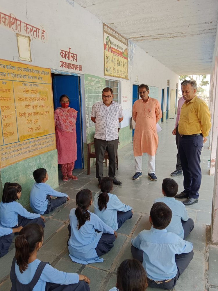 विद्यालयों में पोषाहार निरीक्षण किया