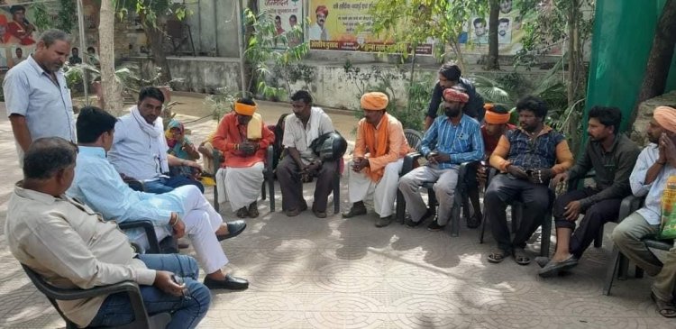 बन्दोल में अग्नि पीड़ित परिवारो की विधायक रामलाल शर्मा ने की मदद