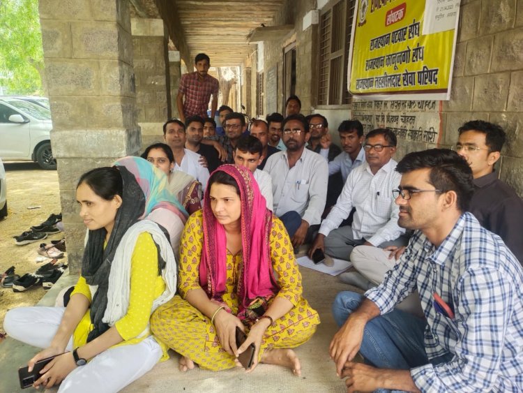 पंचायत समिति में आसपालसर सरपंच सुभाष नायक को दी श्रद्धांजलि, सरपंच संघ व ग्राम विकास अधिकारी संघ ने 5 लाख का किया नगद सहयोग