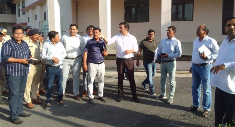 जिला कलक्टर ने किया मिनी सचिवालय का निरीक्षण