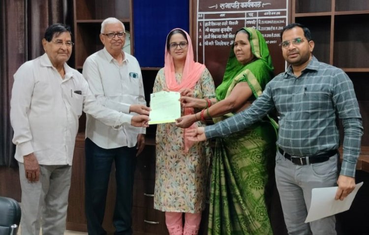पर्यवेक्षक ने किया शिविरों का निरीक्षण