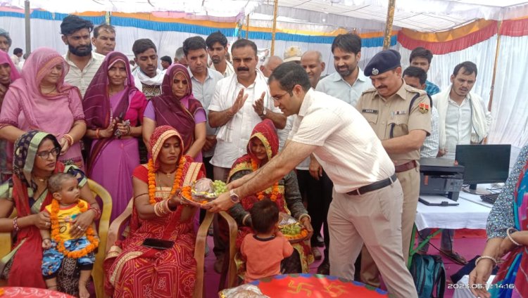 कलेक्टर और पुलिस अधीक्षक ने केंप का किया अवलोकन