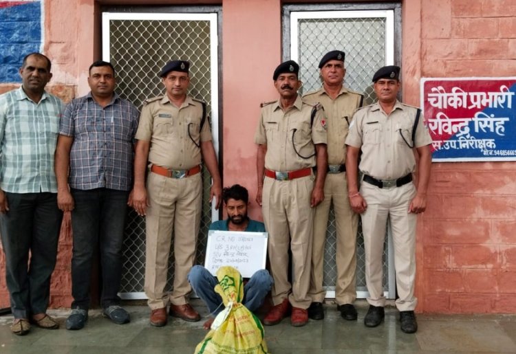 चोरी करते रंगे हाथों गिरफ्तार