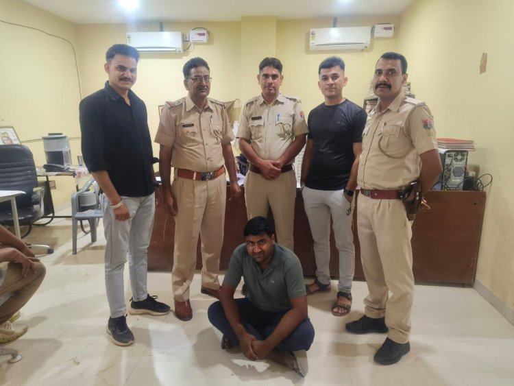 होटल पर फायरिंग करने वाले 1 साल से फरार 5 हजार के इनामी आरोपी को पुलिस ने किया गिरफ्तार