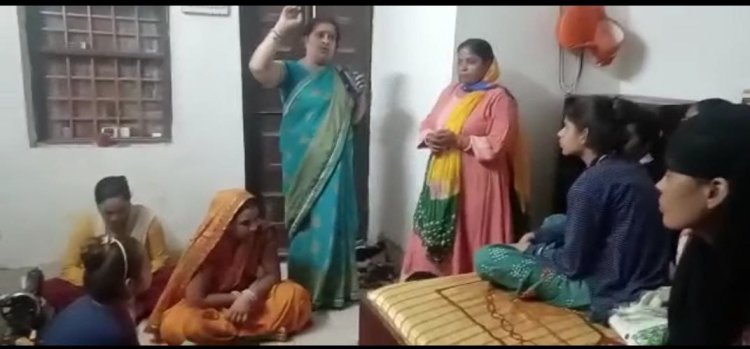 युवा संस्कार प्रशिक्षण माह शुरू -बेटियों को व्यवसायिक प्रशिक्षण सहित चुनौतियों को दे रहे जानकारीयां
