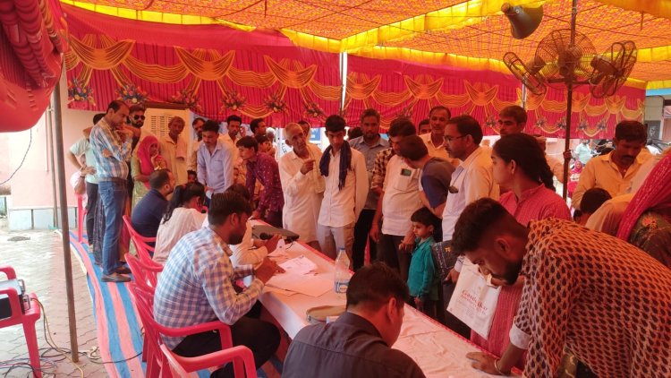 विशेष योग्यजन लाभान्वित शिविर में नजर आई अव्यवस्थाओं पर प्रधान प्रतिनिधि ने जताई नाराजगी, शिविर लगाकर किया आमजन को परेशान