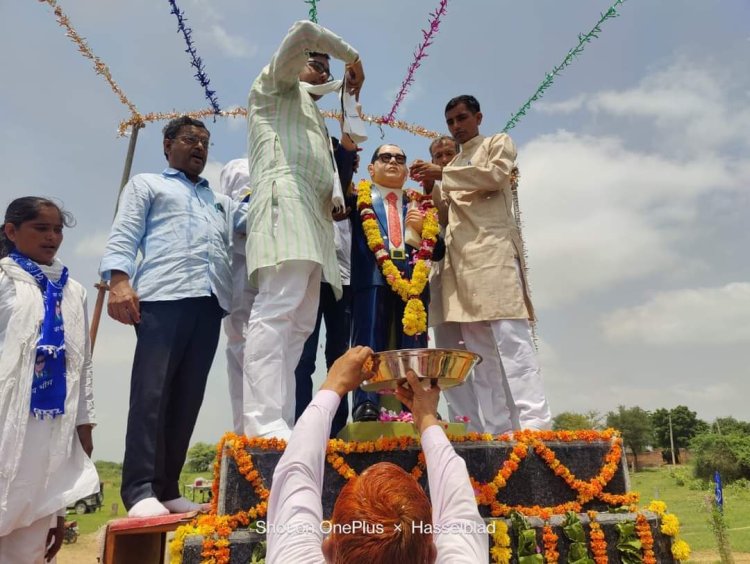 पूर्व विधायक मनोज न्यांगली ने भैंसली में किया डॉ. भीमराव अंबेडकर की मूर्ति अनावरण