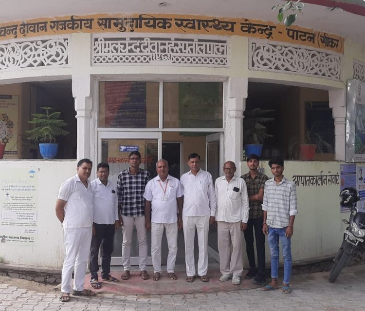 अस्पतालों में नर्सिंग कर्मचारियों ने नारेबाजी कर कार्य  बहिष्कार किया 
