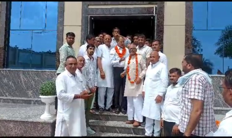 पूर्व नेता प्रतिपक्ष रामेश्वर डूडी का स्वागत, प्रदेश में दुबारा कांग्रेस रिपीट हो रही है, भाजपा नहीं खिला पाएगी फूल