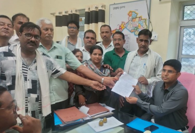 अभद्र व्यवहार की घटना का विरोध