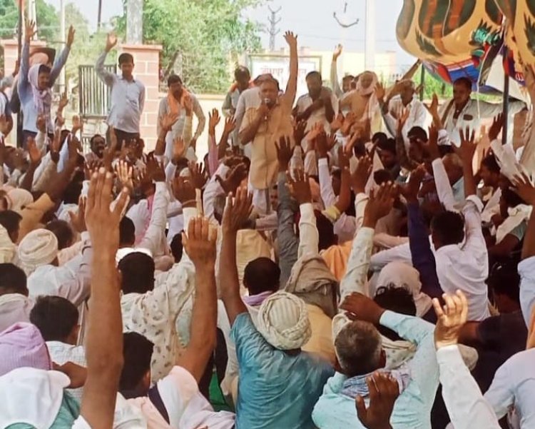 भानीपुरा में किसान संघ का धरना 5वें दिन भी जारी, बिजली की समस्या के समाधान को लेकर धरने पर बैठे हैं किसान