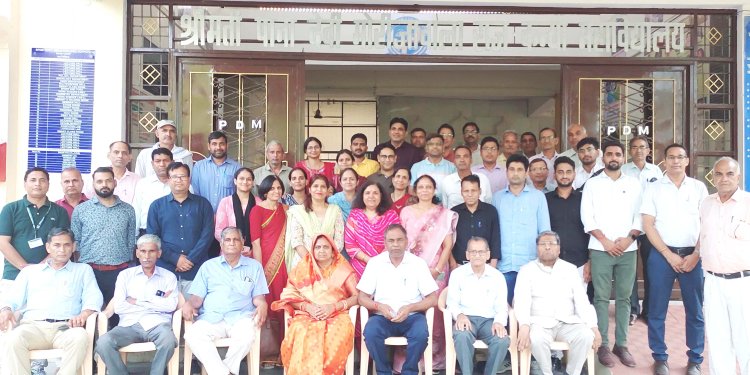 राजकीय कन्या महाविधालय को नैक द्वारा प्रदान की गई बी+ ग्रेडिंग गणमान्य नागरिकों व शिक्षाविदों ने प्राचार्य एवं स्टॉफ का किया अभिनन्दन
