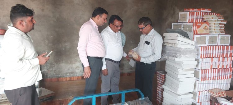 खेतडी में पकड़ा नकली मावा