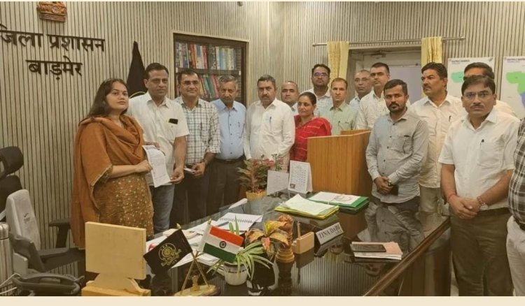 बाड़मेर: RAS एसोसिएशन पेन डाउन हड़ताल पर, आरोपी पर कड़ी कार्रवाई की मांग