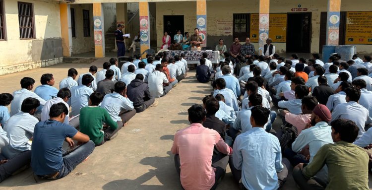 सडक सुरक्षा एवं जीवन रक्षा कार्यक्रम से आमजन को किया जागरूक