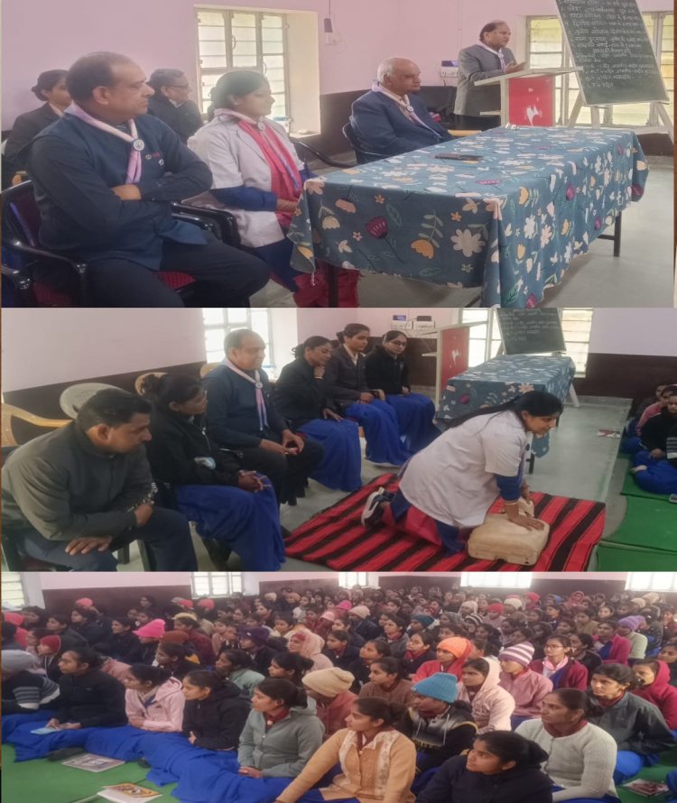 रेड क्रॉस सोसाइटी ने स्काउट छात्राओं को दी सीपीआर और बेसिक लाइफ सपोर्ट की ट्रेनिंग