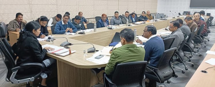 अलवर: जल संचय जन भागीदारी अभियान की समीक्षा, 225 वर्ग मीटर से बड़े भवनों में वाटर हार्वेस्टिंग अनिवार्य