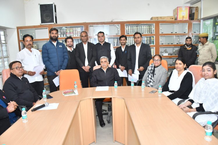 नरेंद्र सैनी ने दूसरी बार ली अध्यक्ष पद की शपथ, जिला अभिभाषक संघ चूरू का शपथ ग्रहण समारोह सम्पन्न