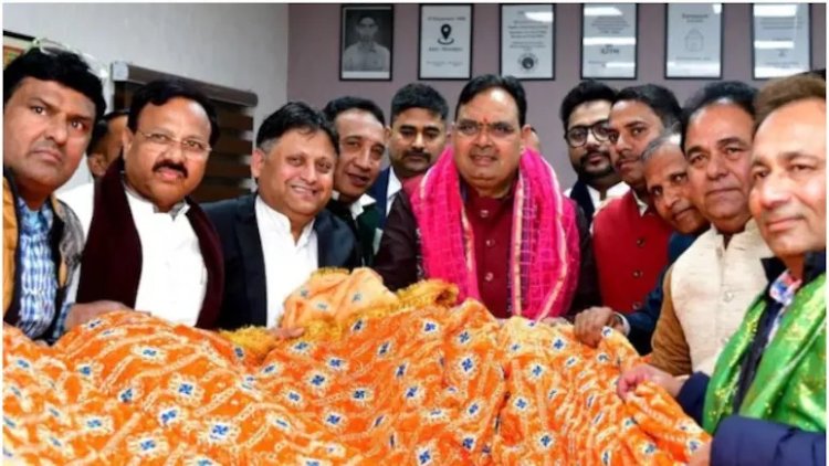 सीएम भजनलाल शर्मा की ओर से अजमेर दरगाह में चादर पेश, उर्स पर दी शुभकामनाएं  