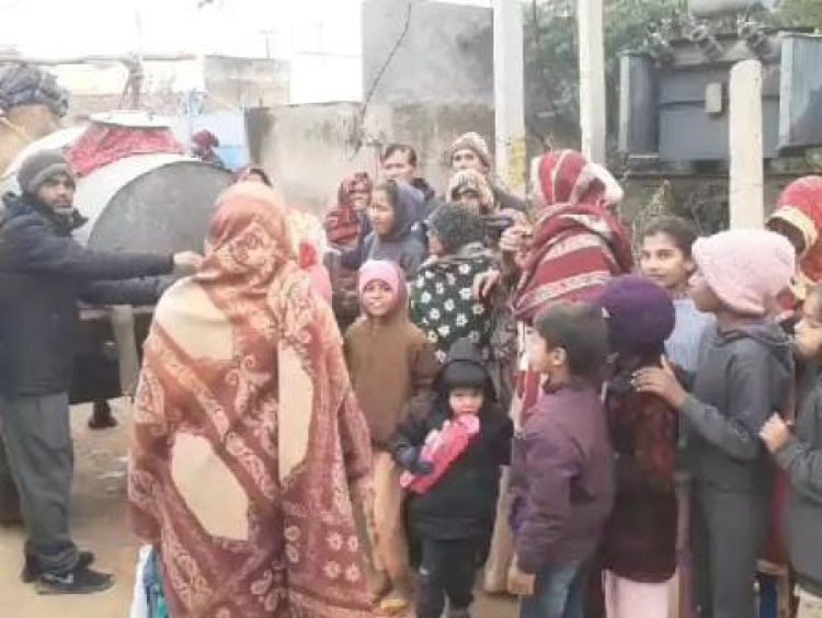 मंडावा में 20 दिनों से पानी की किल्लत: लोगों ने नारेबाजी कर किया प्रदर्शन