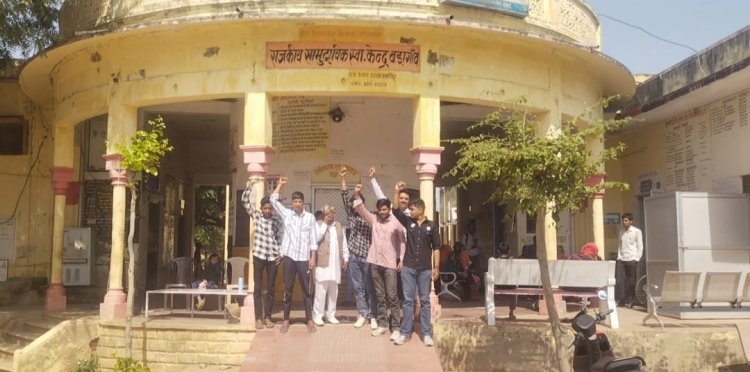 बड़ागांव सीएचसी में चिकित्सकों का संकट, ग्रामीणों में आक्रोश