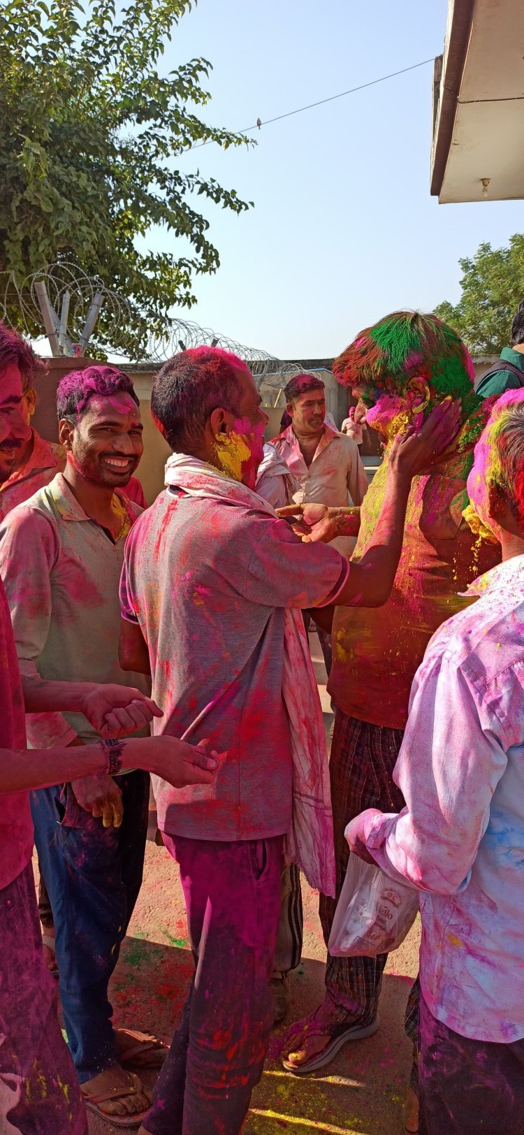 विधायक धनखड़ को दी होली की शुभकामनाएं