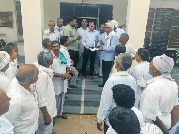 पुनर्गठन में मनमानी करने का आरोप, ज्ञापन सौंपा