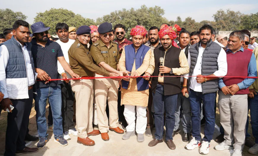 कम्युनिटी क्रिकेट टूर्नामेंट का भव्य उद्घाटन अकलीमपुर व डूमरोली में भाजपा नेता डॉ मोहित जसवंत यादव ने किया विकास रथ का स्वागत